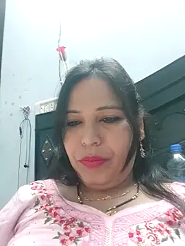 Snapshot of Poojabhabi101 chatting on 03.08.25 Poojabhabi101 online show from 03.08.25