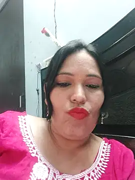 Snapshot of Poojabhabi101 chatting on 03.19.25 Poojabhabi101 online show from 03.19.25