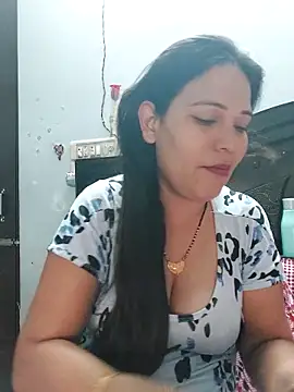 Snapshot of Poojabhabi101 chatting on 09.14.25 Poojabhabi101 online show from 09.14.25