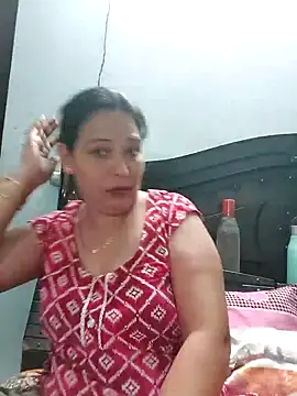 Snapshot of Poojabhabi101 chatting on 09.21.25 Poojabhabi101 online show from 09.21.25