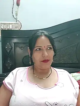 Snapshot of Poojabhabi101 chatting on 09.23.25 Poojabhabi101 online show from 09.23.25