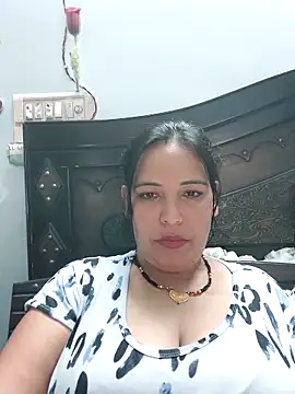 Snapshot of Poojabhabi101 chatting on 10.02.25 Poojabhabi101 online show from 10.02.25