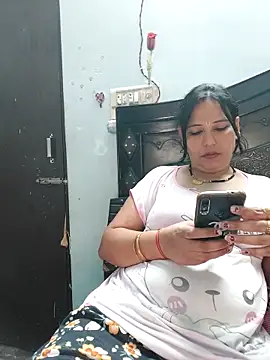 Snapshot of Poojabhabi101 chatting on 10.04.25 Poojabhabi101 online show from 10.04.25