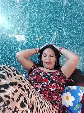 Snapshot of Poojabhabi101 chatting on 10.08.25 Poojabhabi101 online show from 10.08.25