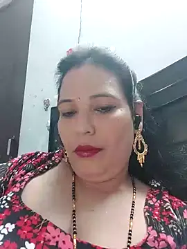 Snapshot of Poojabhabi101 chatting on 10.11.25 Poojabhabi101 online show from 10.11.25