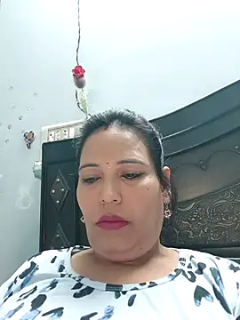 Snapshot of Poojabhabi101 chatting on 10.12.25 Poojabhabi101 online show from 10.12.25