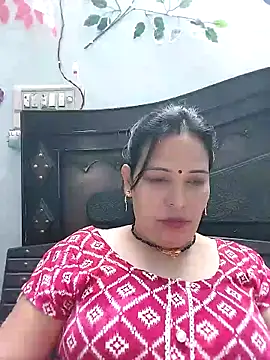 Snapshot of Poojabhabi101 chatting on 10.29.25 Poojabhabi101 online show from 10.29.25