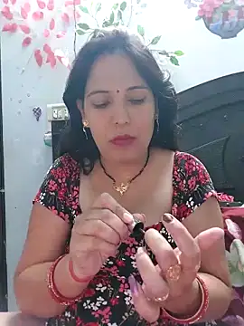 Snapshot of Poojabhabi101 chatting on 11.07.25 Poojabhabi101 online show from 11.07.25