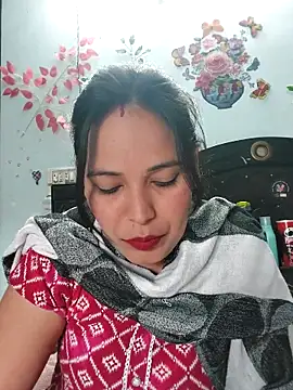 Snapshot of Poojabhabi101 chatting on 12.16.25 Poojabhabi101 online show from 12.16.25