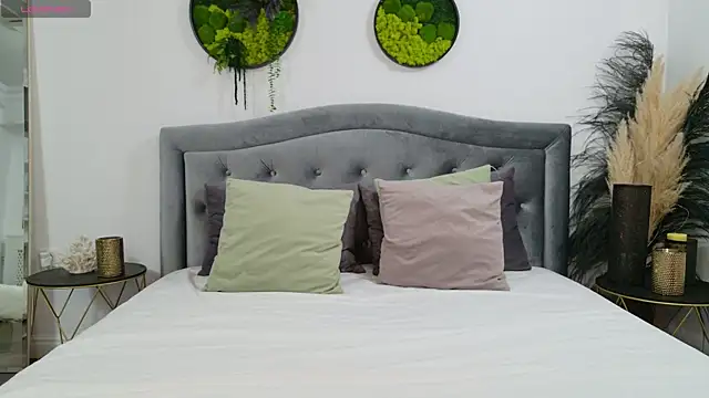 SelineSole online show from 02.12.25