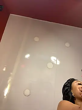 Aluna sweet online show from 10.16.25