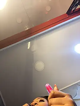 Aluna sweet online show from 10.17.25