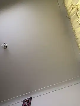 Aluna sweet online show from 10.18.25