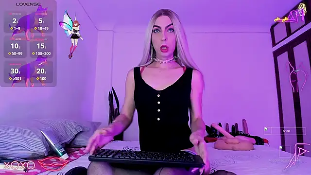 AlejandraDangerGirl online show from 10.15.25