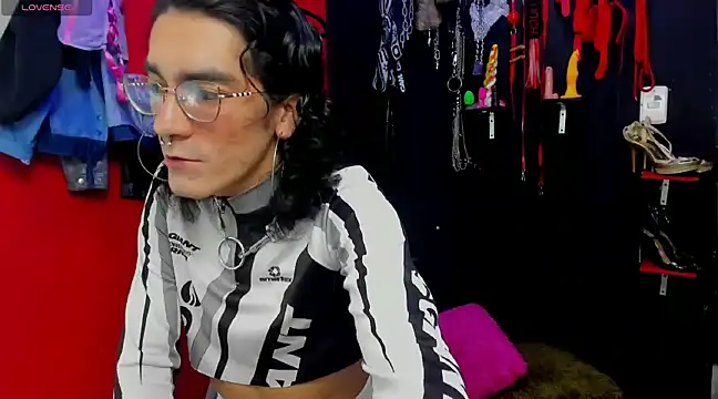 Snapshot of mal_x chatting on 02.05.25 mal x online show from 02.05.25