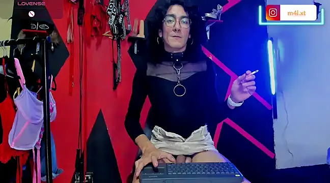 Snapshot of mal_x chatting on 03.02.25 mal x online show from 03.02.25