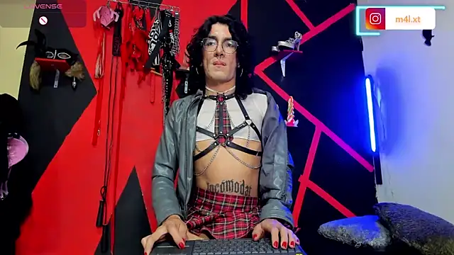 Snapshot of mal_x chatting on 03.07.25 mal x online show from 03.07.25