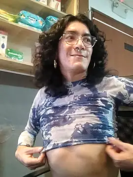 Snapshot of mal_x chatting on 03.19.25 mal x online show from 03.19.25