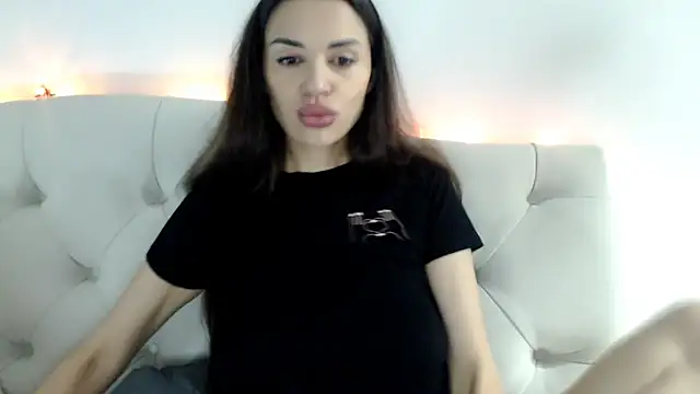 Mika Gold online show from 12.14.25