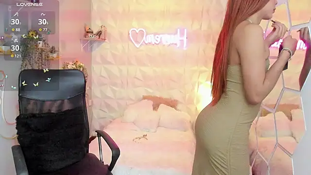 Snapshot of hurrencam chatting on 10.13.25 hurrencam online show from 10.13.25