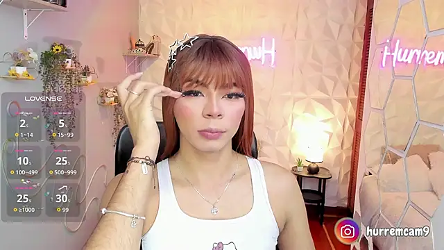 Snapshot of hurrencam chatting on 10.16.25 hurrencam online show from 10.16.25