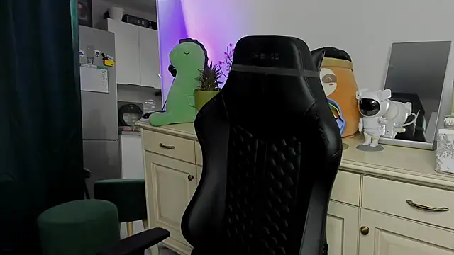 Vincent Strong online show from 04.17.26