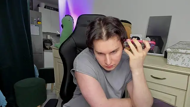 Vincent Strong online show from 04.24.26