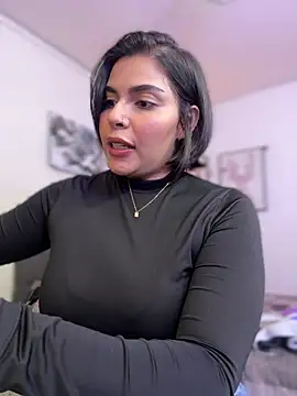 GigiiStone online show from 02.01.25