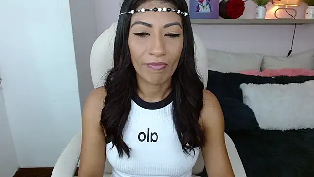 sofia perez    online show from 03.17.25