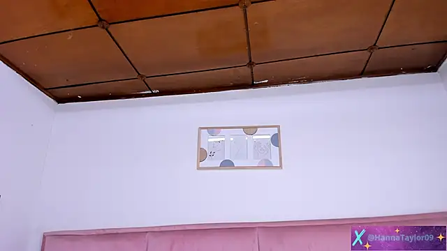 Snapshot of HannaTaylor chatting on 12.18.24 HannaTaylor online show from 12.18.24