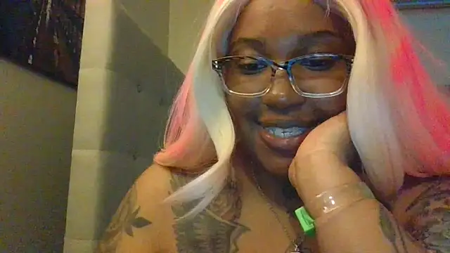 Snapshot of ShaBrimDaPornstar chatting on 03.18.26 ShaBrimDaPornstar online show from 03.18.26