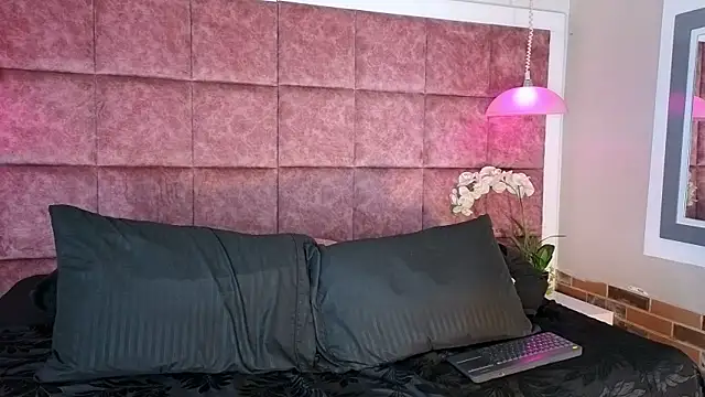 Snapshot of Taly_Fox chatting on 06.19.26 Taly Fox online show from 06.19.26