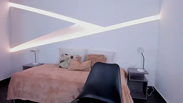 hot little bunny online show from 12.19.24