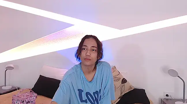 hot little bunny online show from 12.23.24