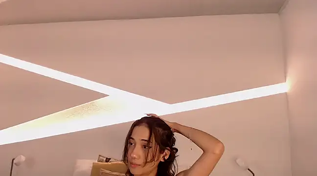 hot little bunny online show from 01.05.25