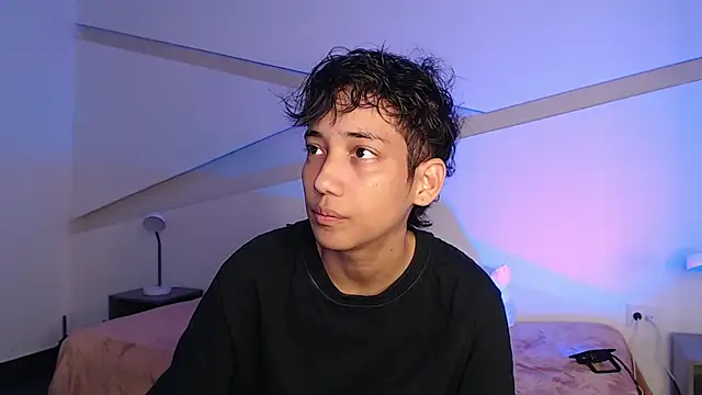 hot little bunny online show from 02.11.25