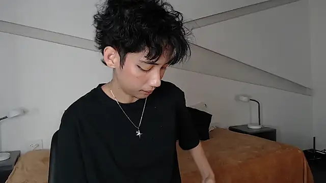 hot little bunny online show from 02.22.25