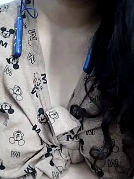 Snapshot of Doll_Nepali chatting on 02.11.25 Doll Nepali online show from 02.11.25