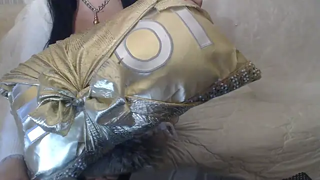 Snapshot of Mia-Montal777 chatting on 12.14.25 Mia-Montal777 online show from 12.14.25