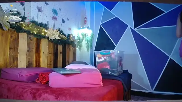 DaMikaela  online show from 12.15.25