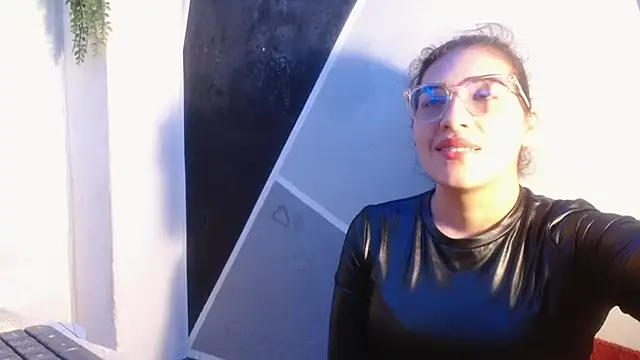 DaMikaela  online show from 03.14.26