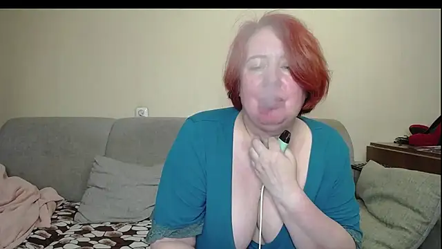 Snapshot of NikolRedMilf chatting on 09.11.25 NikolRedMilf online show from 09.11.25