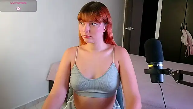 Snapshot of Ania_jones chatting on 03.21.26 Ania jones online show from 03.21.26