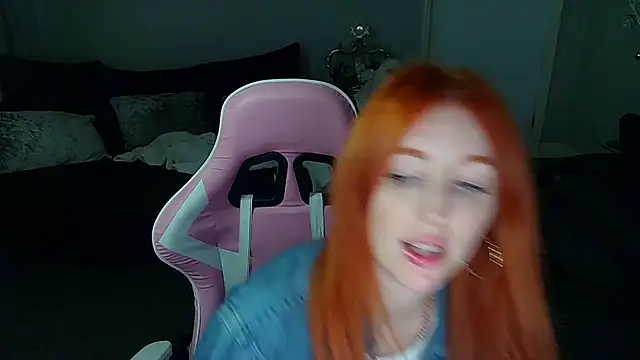 Snapshot of Red_firesquirt chatting on 12.24.24 Red firesquirt online show from 12.24.24