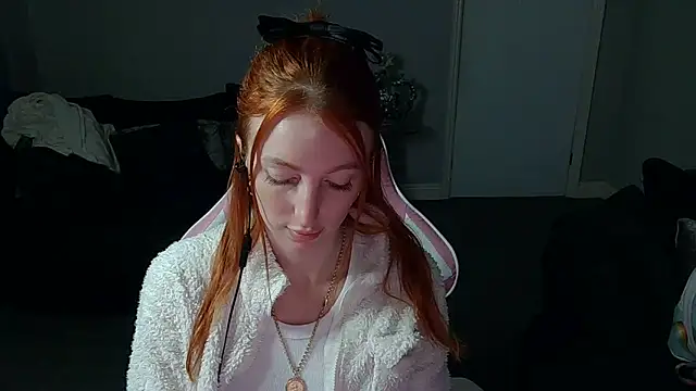 Snapshot of Red_firesquirt chatting on 01.14.25 Red firesquirt online show from 01.14.25