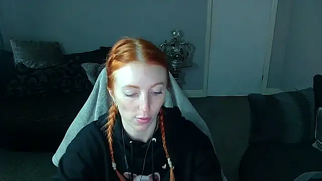 Snapshot of Red_firesquirt chatting on 02.04.25 Red firesquirt online show from 02.04.25