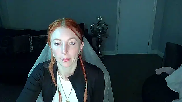 Snapshot of Red_firesquirt chatting on 02.05.25 Red firesquirt online show from 02.05.25