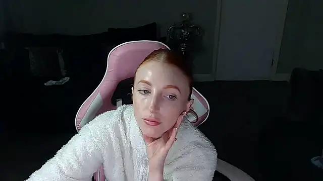 Snapshot of Red_firesquirt chatting on 02.12.25 Red firesquirt online show from 02.12.25