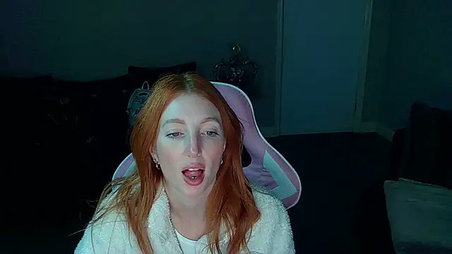 Snapshot of Red_firesquirt chatting on 03.12.25 Red firesquirt online show from 03.12.25