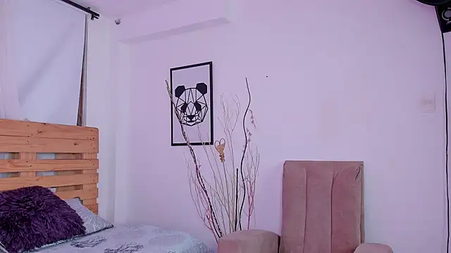 Snapshot of shantal_rosse1 chatting on 10.29.25 shantal rosse1 online show from 10.29.25